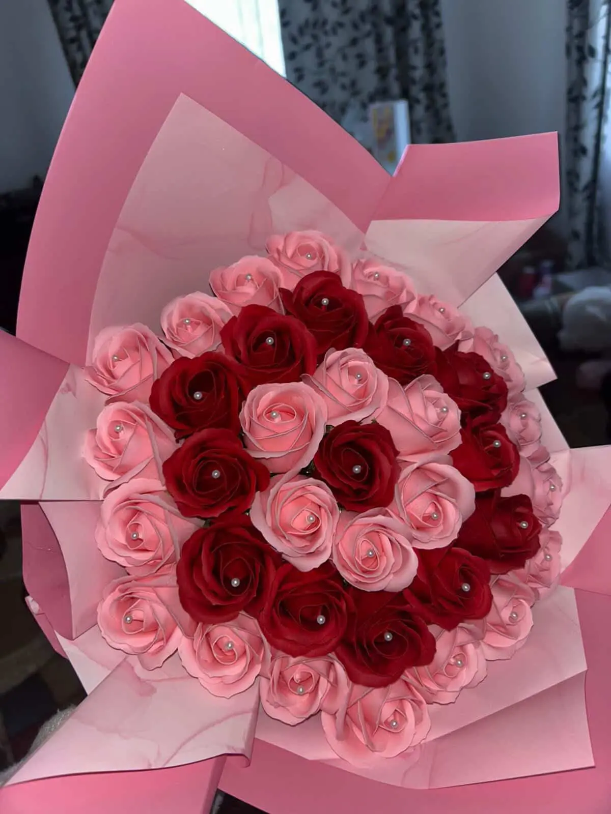 Roz & vișiniu — MLADI Roses