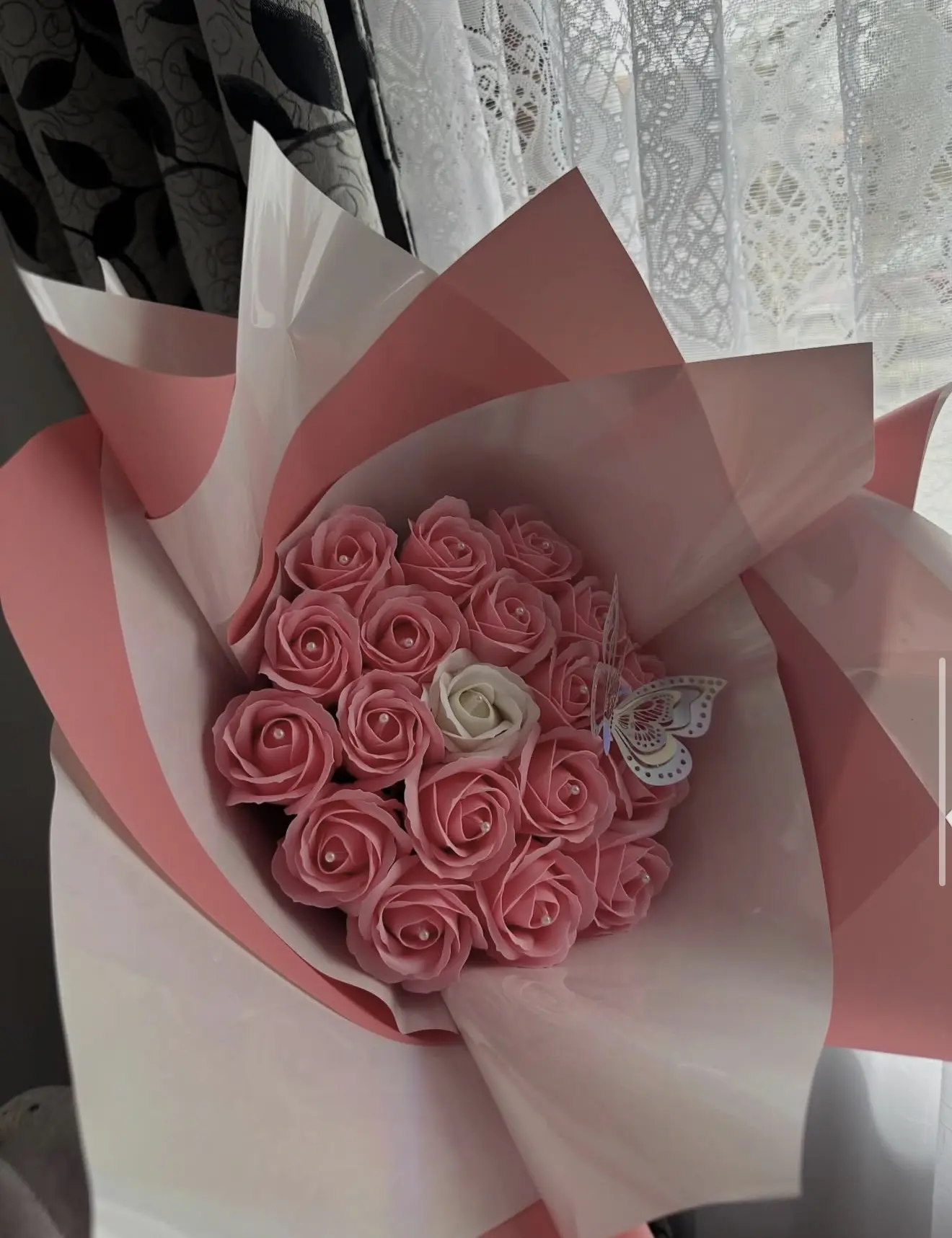Roz pudrat — MLADI Roses