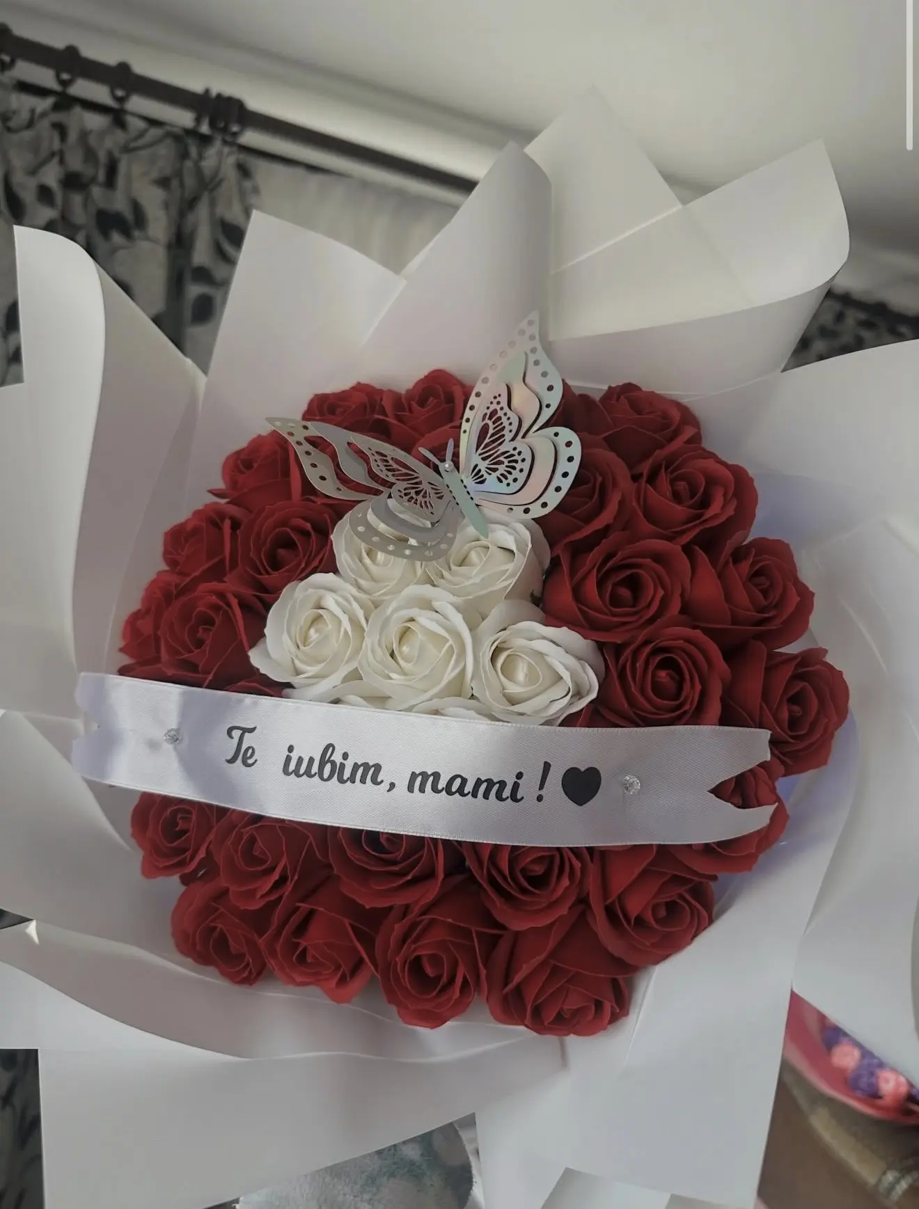 Pentru mama — MLADI Roses